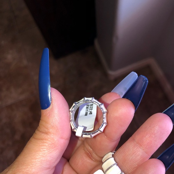 BEAUTIFUL WHITE AND SILVER STAINLESS STEEL RING NEW 🔥SIZE6 - Picture 4 of 8